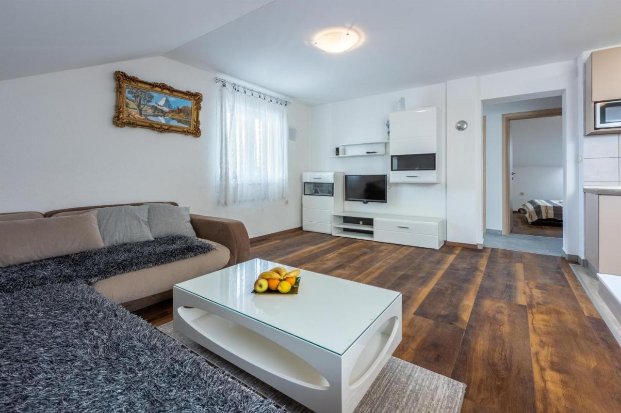 Apartments Mirela Crikvenica Luaran gambar