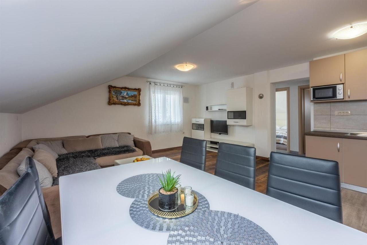 Apartments Mirela Crikvenica Luaran gambar